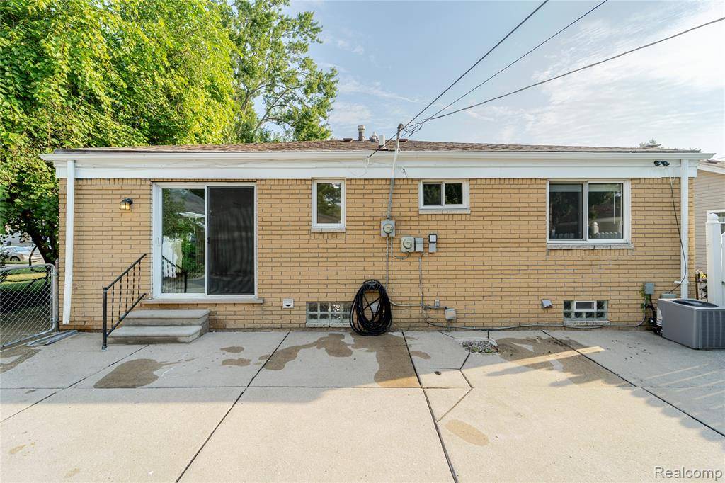 Sterling Heights, MI 48082 1788,22520 Francis Street
