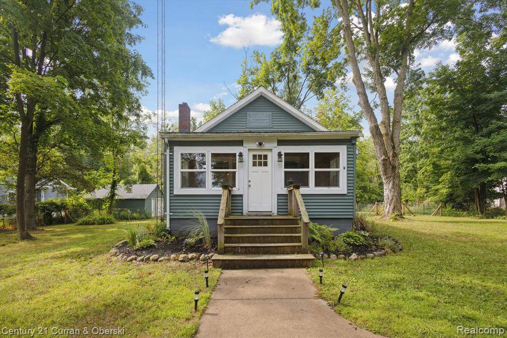 Watervliet, MI 49098 9324,7840 Forest Beach Road