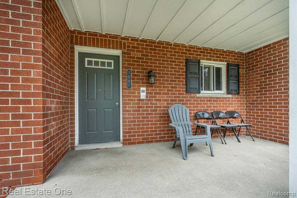 Rochester Hills, MI 48306 4356,1097 Tienken Court