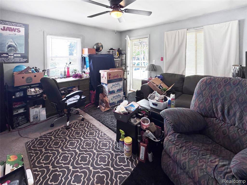 Dearborn Heights, MI 48125 2617,4507 Katherine Street