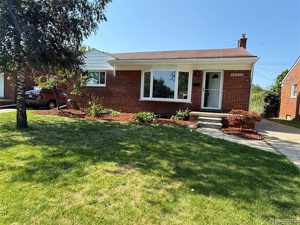 Saint Clair Shores, MI 48080 3352,19612 Gaukler Street