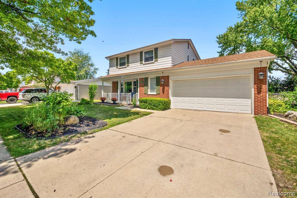Woodhaven, MI 48183 1625,16272 Woodland Street