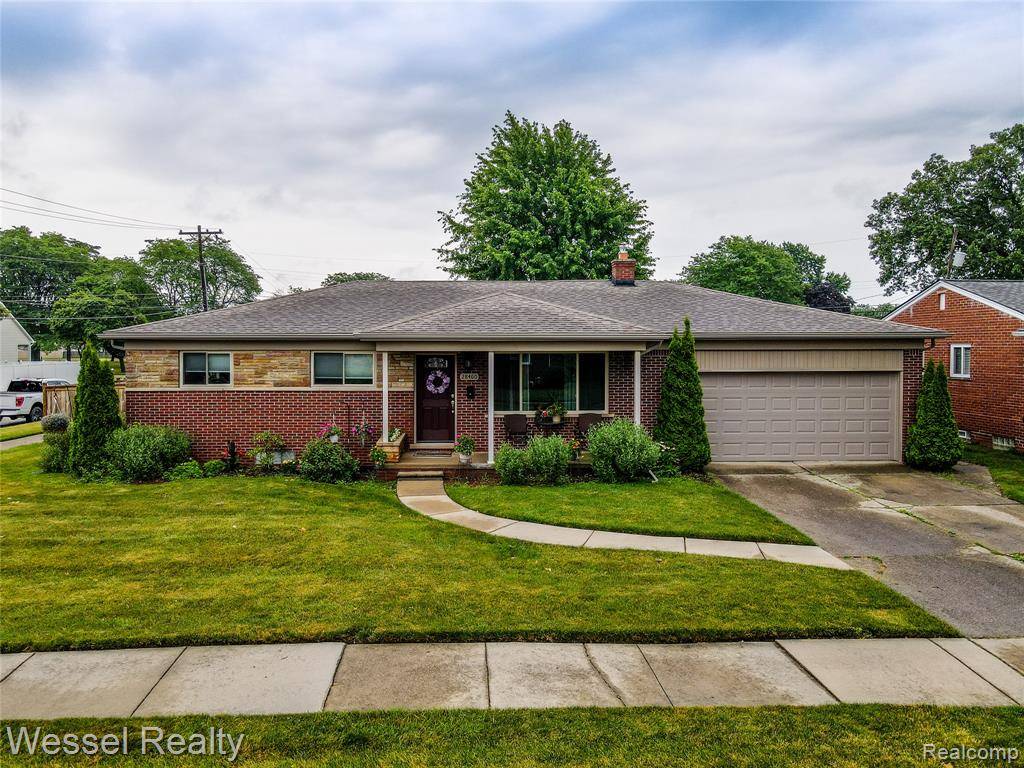 28460 Palm Beach Drive, Warren, MI 48093 8220