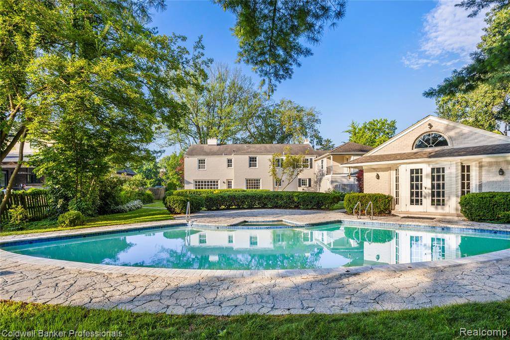 Grosse Pointe Shores, MI 48236 1829,56 Oxford Road