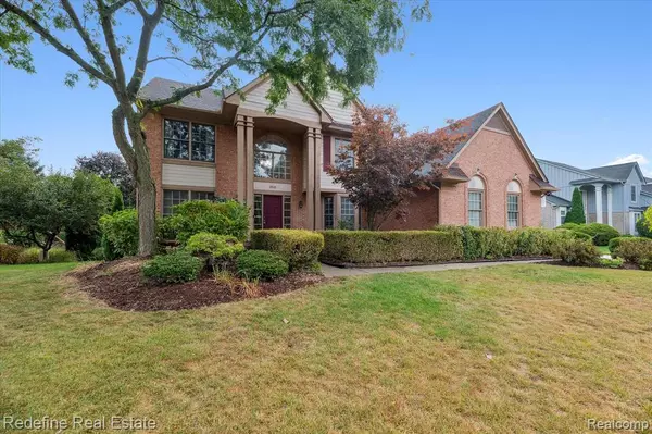 2841 Treyburn Lane, West Bloomfield, MI 48324 4108