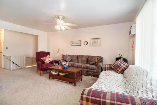 South Lyon, MI 48178,25204 Franklin Ter