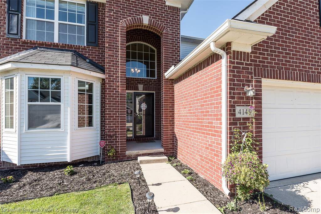 Howell, MI 48843 8211,4149 Pepper Tree Lane