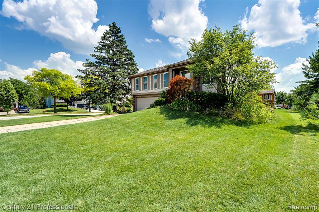 Novi, MI 48375 3610,40309 Franklin Mill Street
