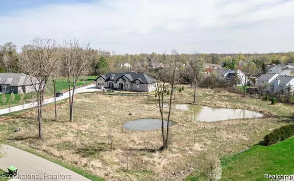 West Bloomfield, MI 48322 3315,7345 Verona Drive