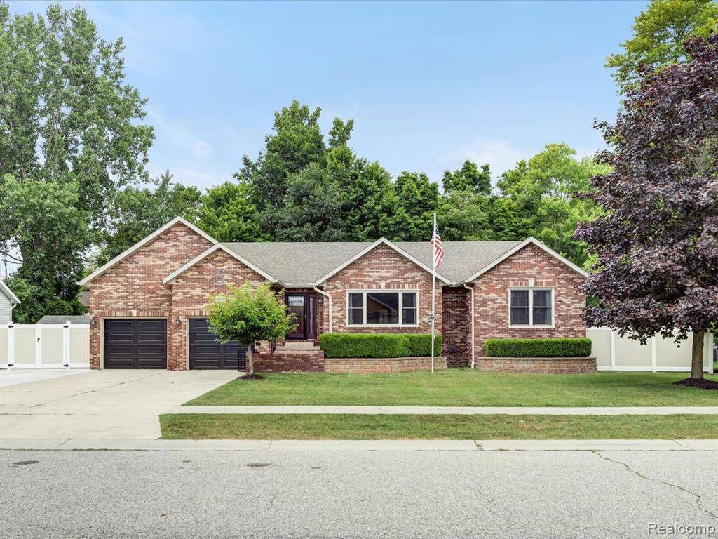 5652 N Lake Drive, Kimball, MI 48074 4604