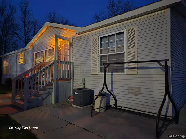 10414 N PARK Street, Casco, MI 48064