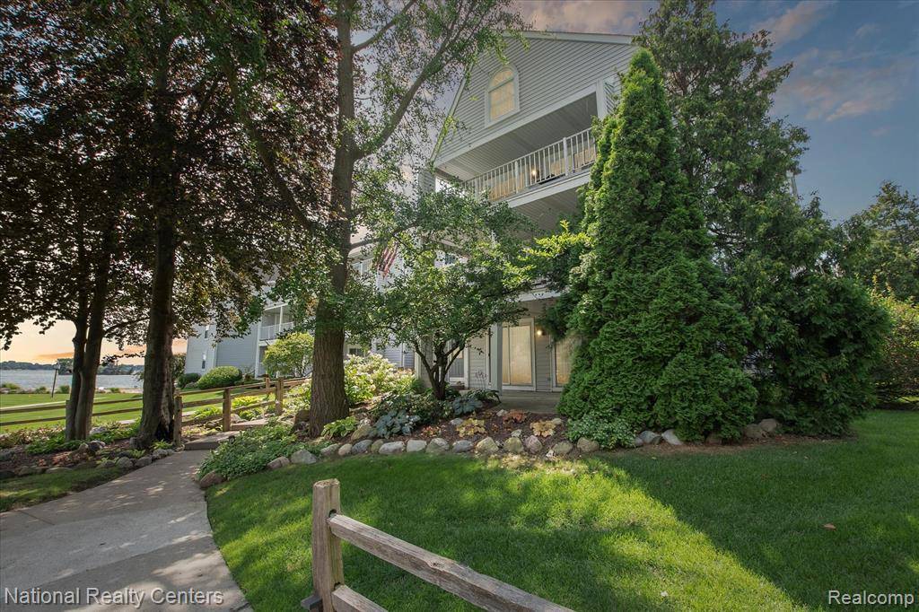 3559 Port Cove Drive, Waterford, MI 48328 4574