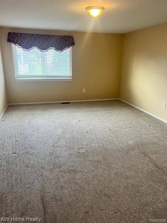 Farmington Hills, MI 48331 1729,30244 SOUTHAMPTON Lane