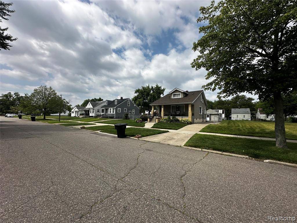 Highland Park, MI 48203 2155,18532 Riopelle Street