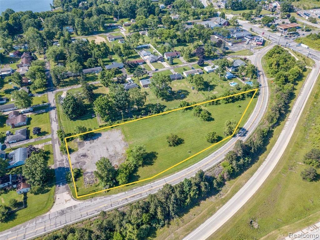 45109 I-94 South Service Drive, Belleville, MI 48111