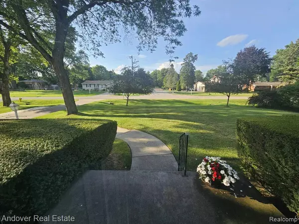 Washington, MI 48094 2327,8060 Waschull Drive