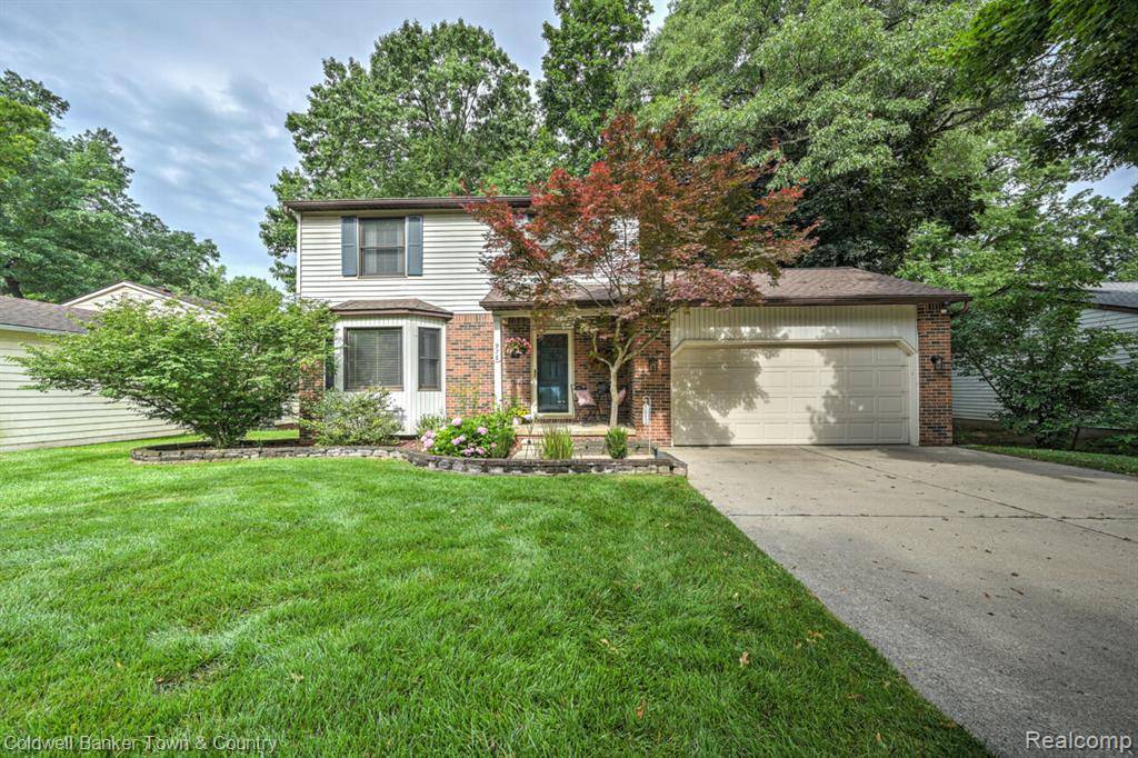 978 Oak Ridge Circle, Brighton, MI 48116 1723