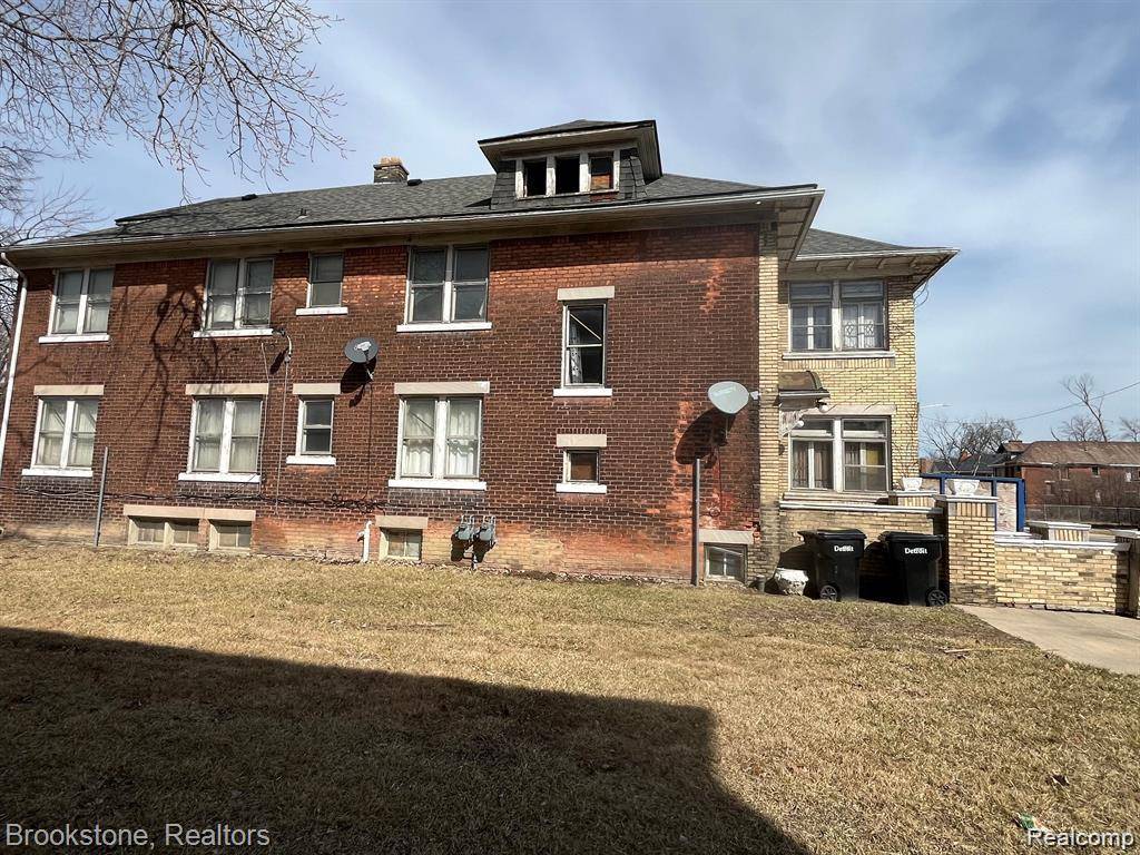 Detroit, MI 48206 4000,2066 Clairmount Street