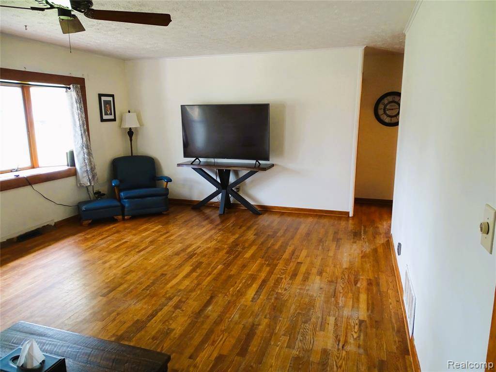 Saginaw, MI 48601 7105,4694 King Road