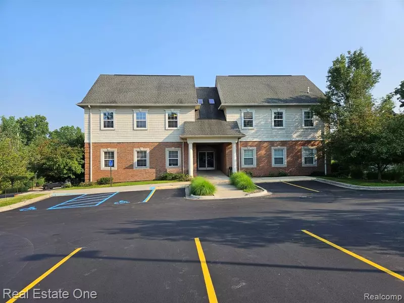 1550 N Milford Road, Milford, MI 48381