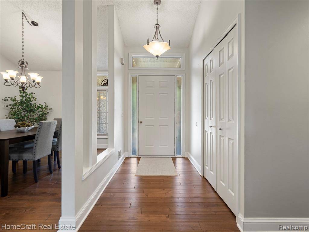 Canton, MI 48188 3208,45019 MIDDLEBURY Court