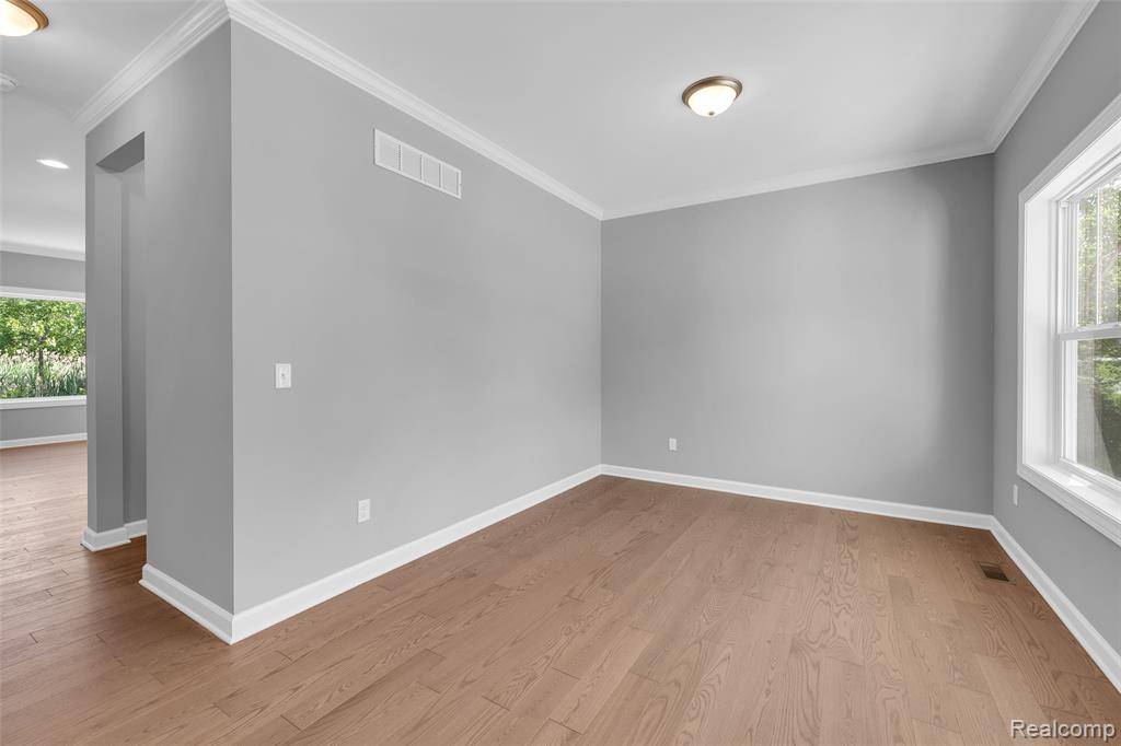Grand Blanc, MI 48439,5224 Farmridge Lane