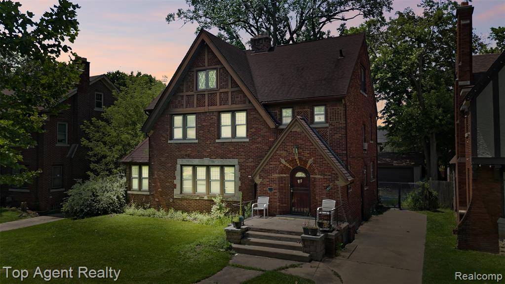 Detroit, MI 48227 1426,14529 Grandmont Avenue