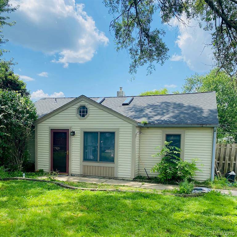 2892 Woodelm Drive, Rochester Hills, MI 48309 4321