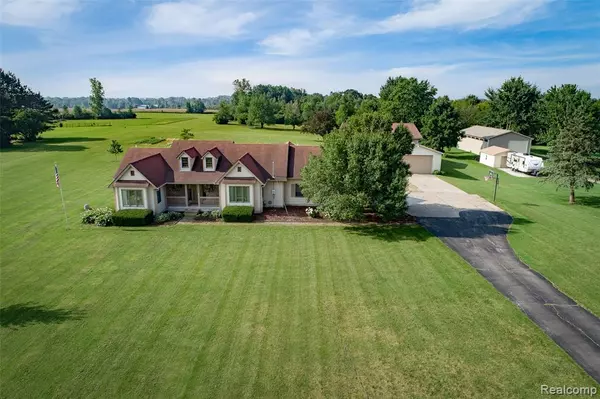 Grand Blanc, MI 48439 9620,7366 E Maple Avenue