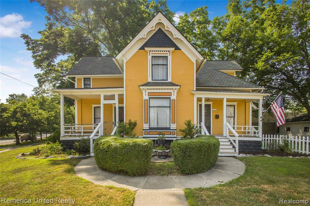 122 S Chestnut Street, Howell, MI 48843