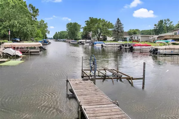 Pinckney, MI 48169 8834,1890 Darwin Road