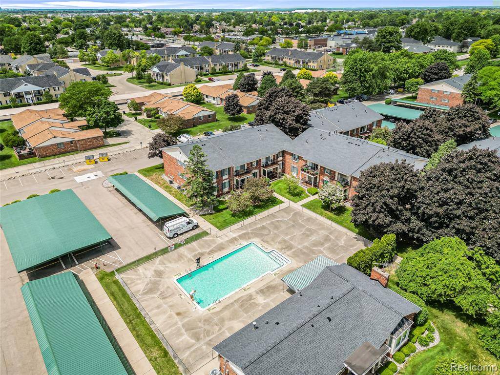 Sterling Heights, MI 48312 5219,34763 MAPLE LANE Drive