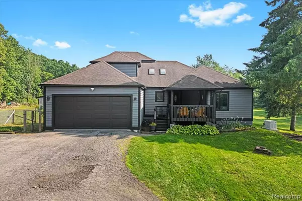 61353 W 8 Mile Road, South Lyon, MI 48178 9004