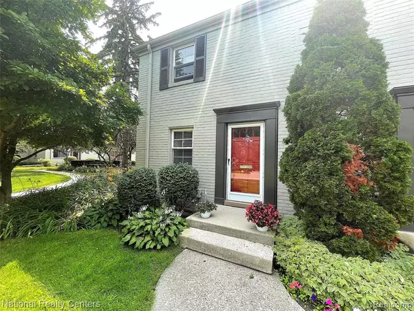 1704 Graefield Road, Birmingham, MI 48009 5846
