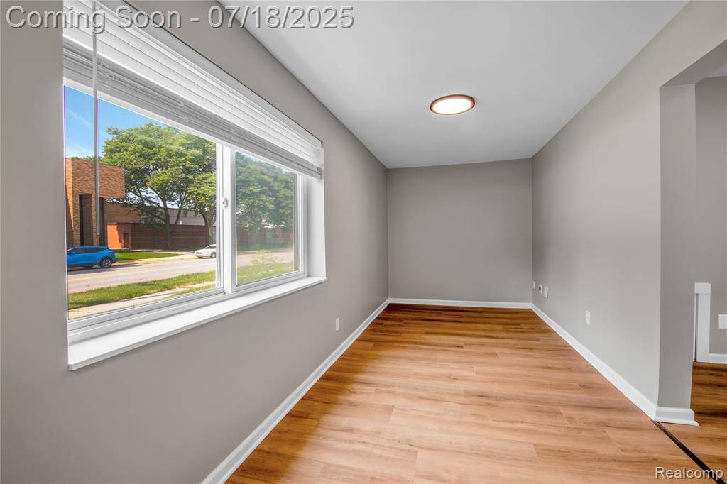 Saint Clair Shores, MI 48082,23045 E 13 Mile rd Road