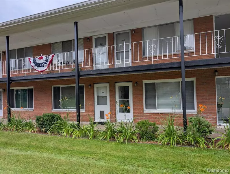 2119 Clawson Avenue, Royal Oak, MI 48073 3769