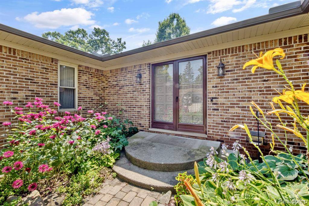 Davison, MI 48423 2107,8400 Oak Shade Court