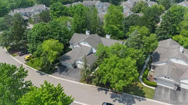 West Bloomfield, MI 48322 3568,7570 Danbury Circle