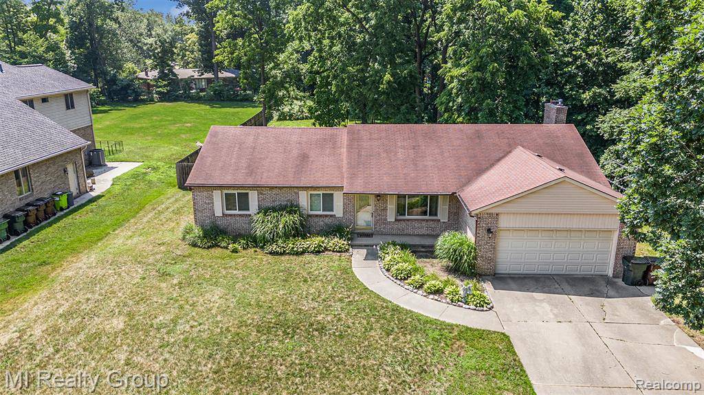 Shelby Twp, MI 48316 5222,55979 Mound Road