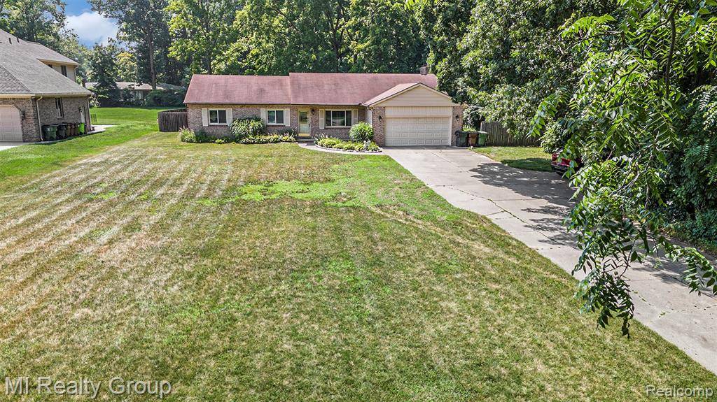 Shelby Twp, MI 48316 5222,55979 Mound Road