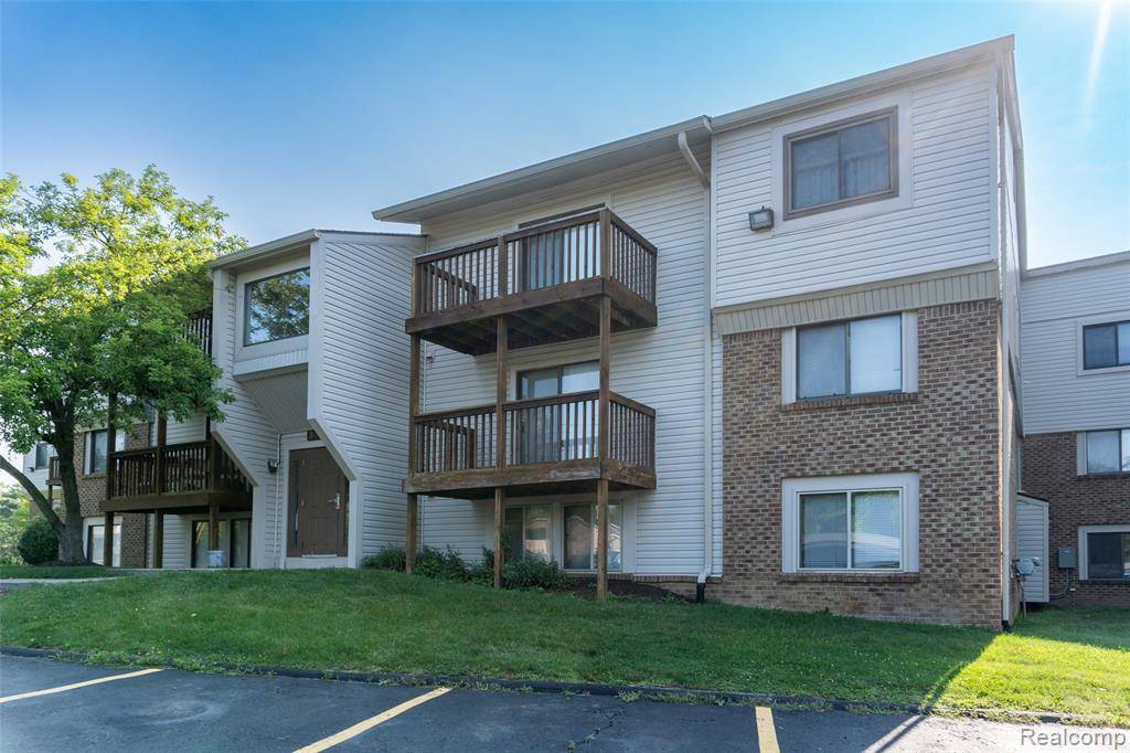 30074 W 12 Mile Road, Northville, MI 48334 3938