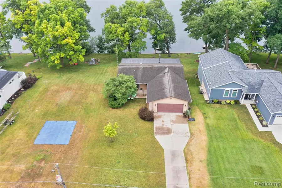 13915 Grandpoint Drive, Cement City, MI 49233 9648