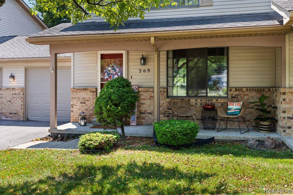 Walled Lake, MI 48390 3473,269 Wind Way Drive