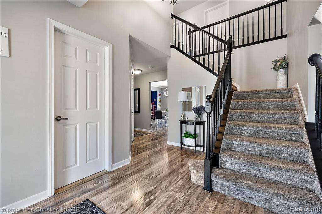 Novi, MI 48377 2044,42683 Wimbleton Way