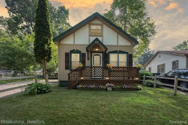 1177 Clearwater Boulevard, White Lake, MI 48386 3926