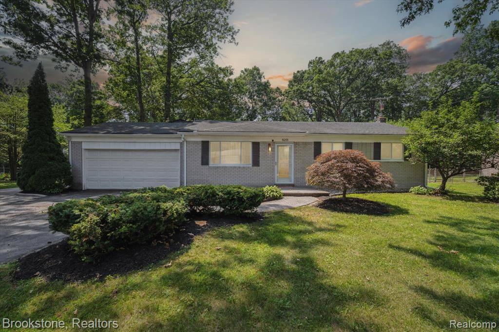 Clarkston, MI 48346 2402,6055 Cramlane Drive