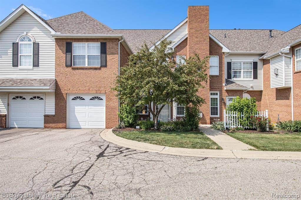 642 Olde English Circle, Howell, MI 48855 7735