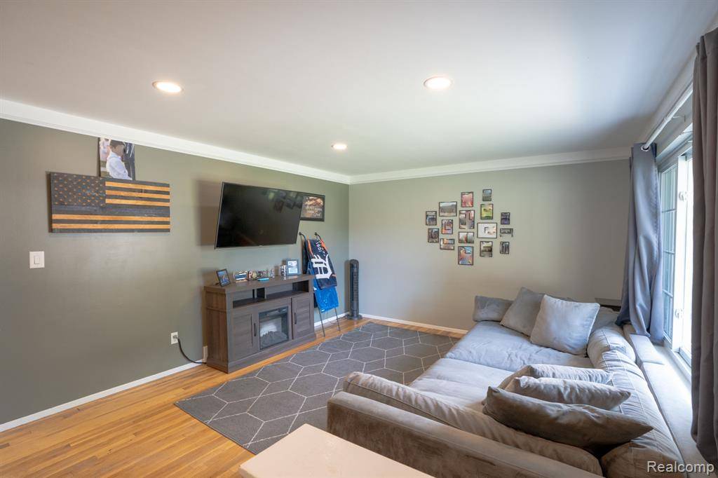 Warren, MI 48092 1463,31636 Blair Drive