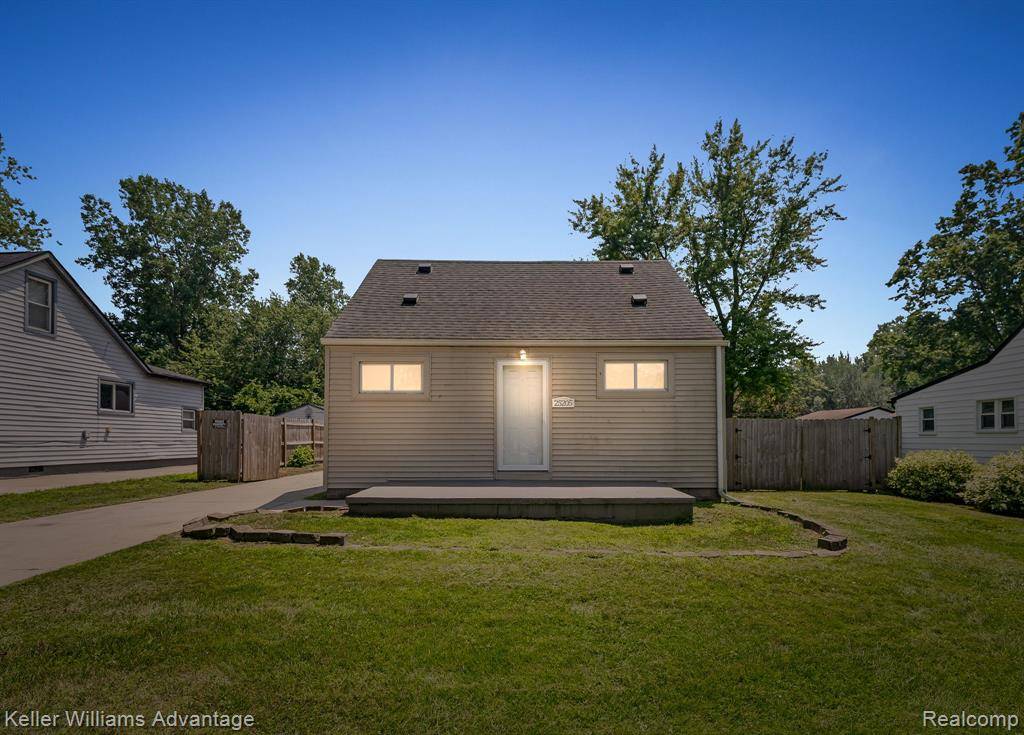 25205 Charles Street, Taylor, MI 48180 1518
