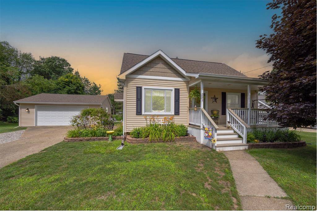 231 Ponchartrain Drive, Fenton, MI 48430 1700